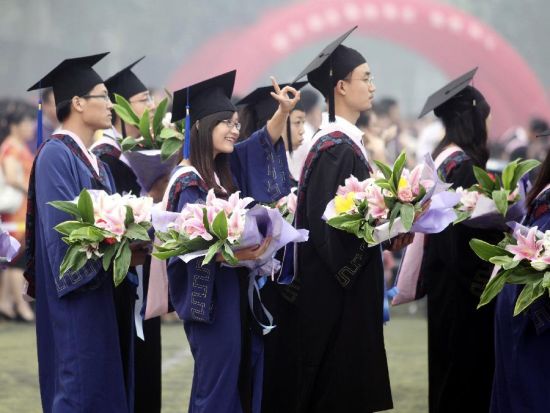 What To Consider Before Choosing A Graduation Flowers Near Me?